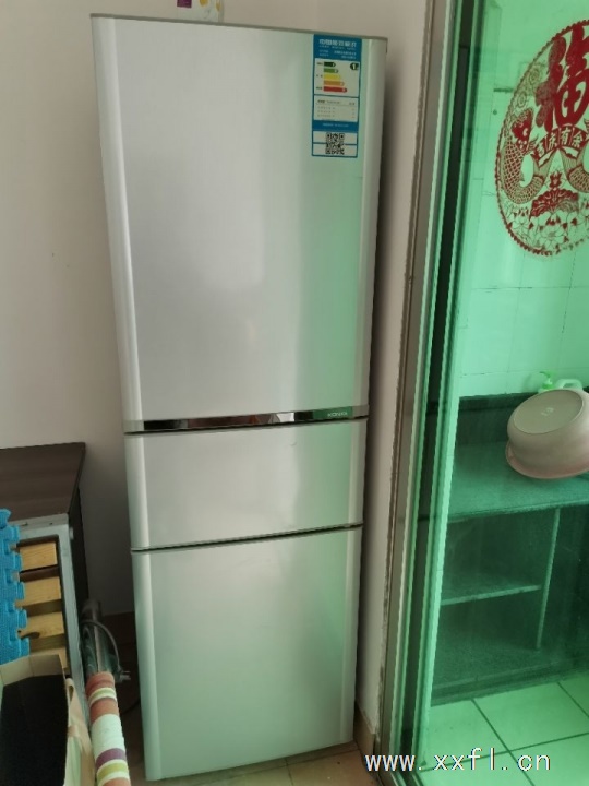 出售电视机、电冰箱、沙发床